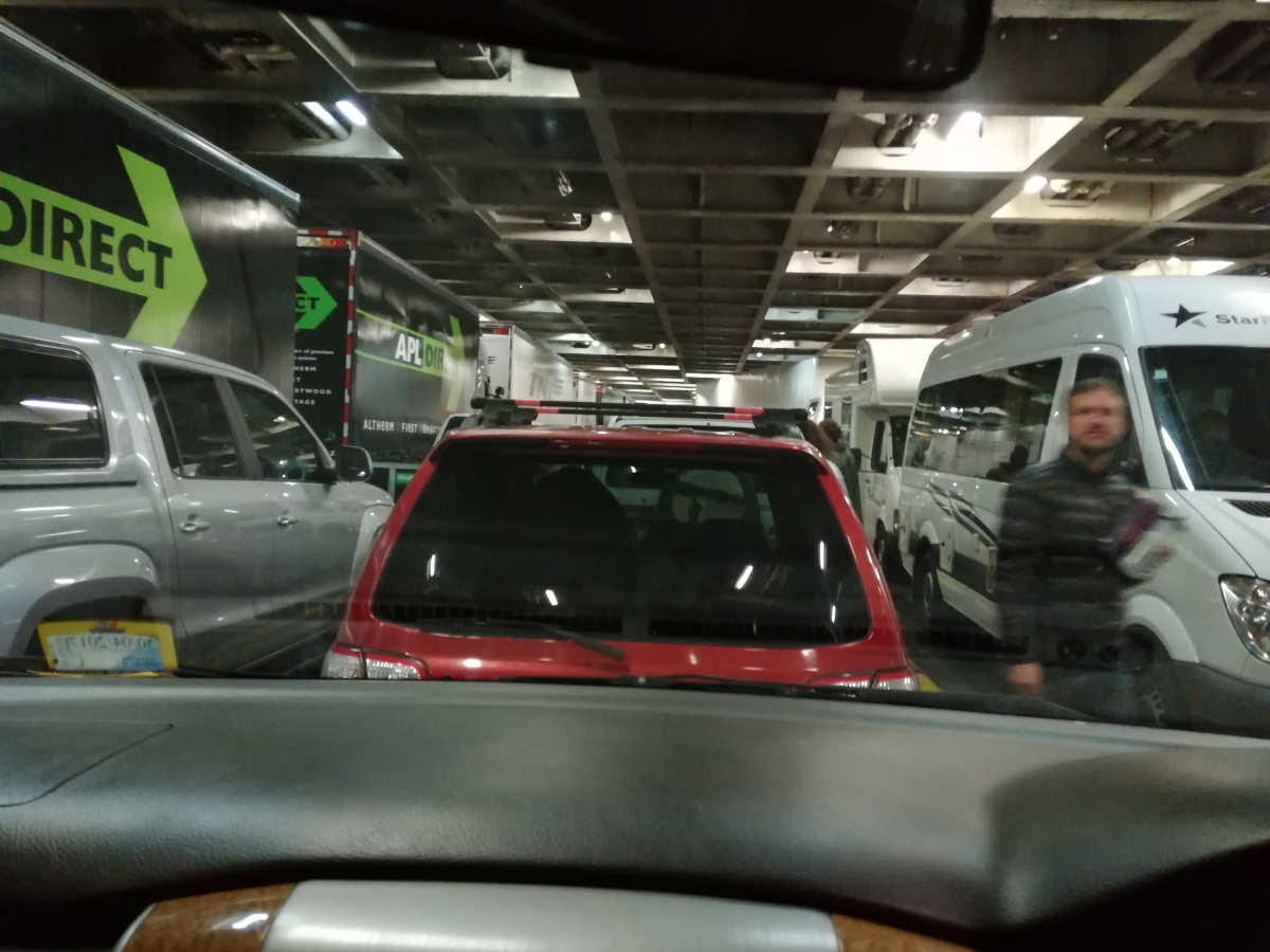 07_06-Faehre-Fahrzeugdeck