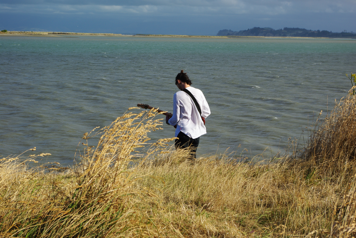 08 03-Gitarre-gegen-Wind