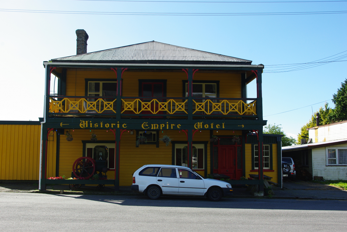 09 06-Ross-Empire-Hotel