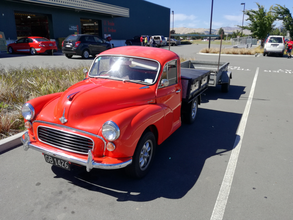 16_01-Blenheim-cool-Morris-Truck 