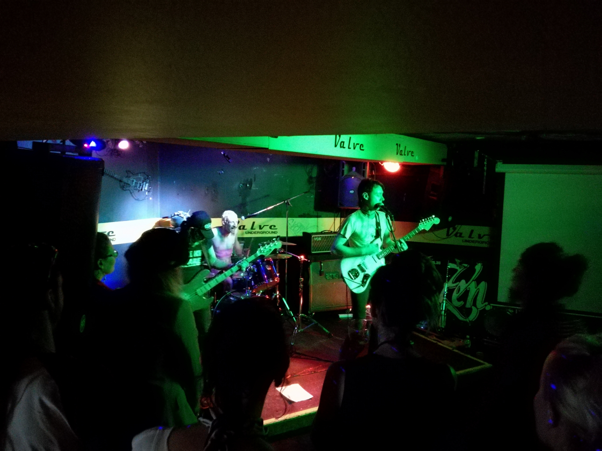 22_11-Punk-Konzert-im-The-Valve