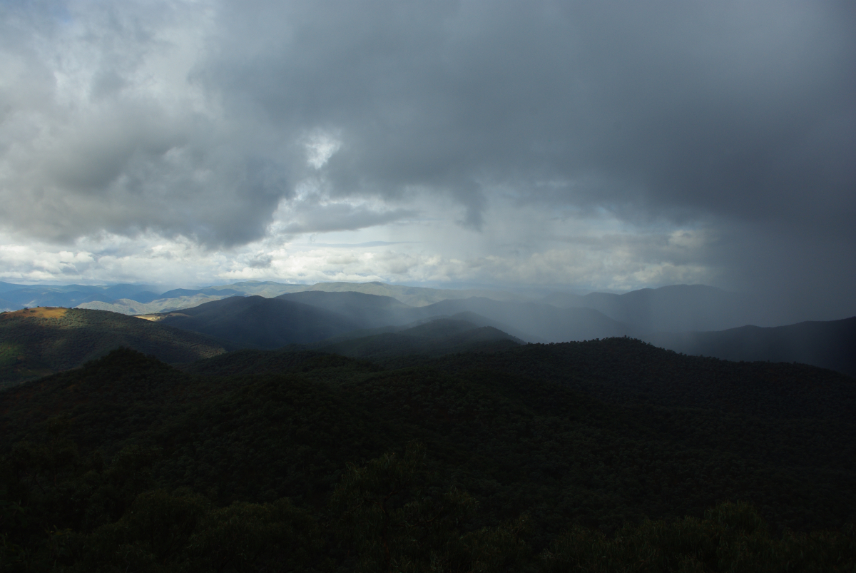 23 11-Regen-ueber-den-Bergen