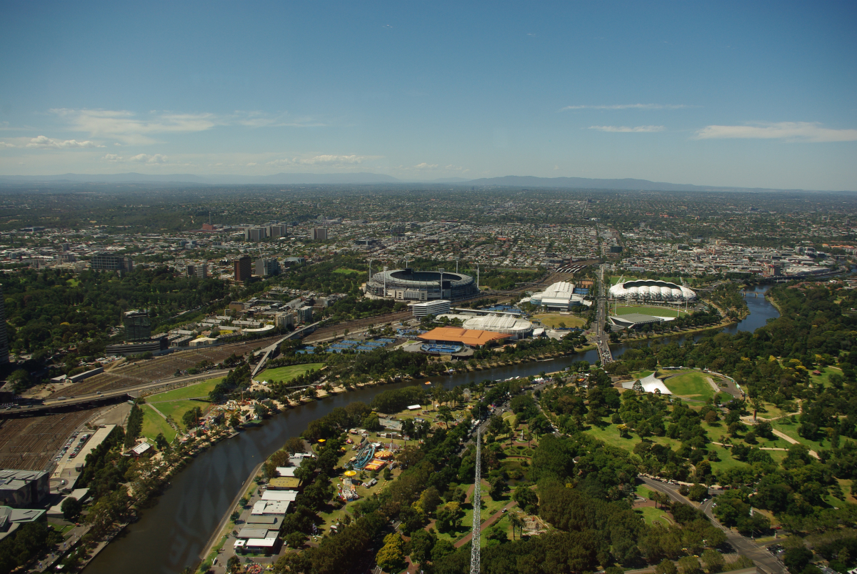 25 04-Blick-auf-Sport-Arenen