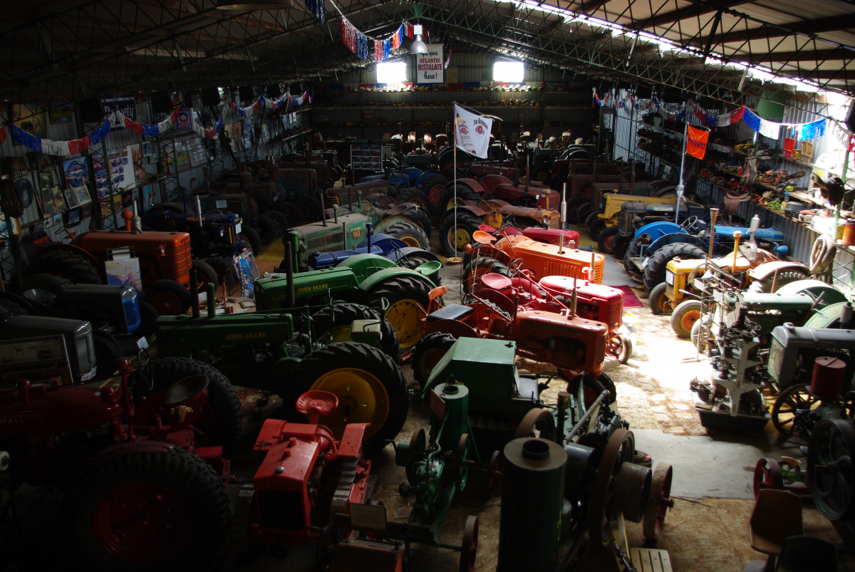 27 01-Traktor-Museum-01