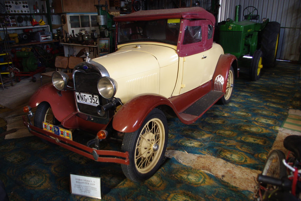 27 02-Traktor-Museum-02