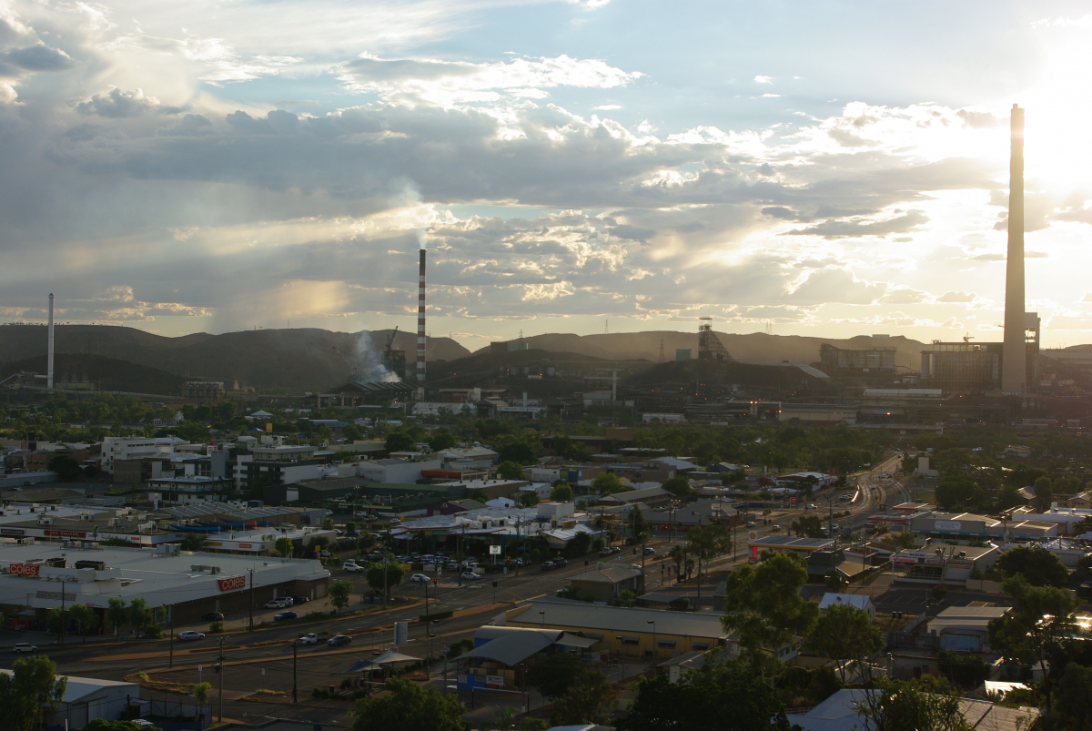 31 03-Blick-auf-Mount-Isa-mit-Tagebau
