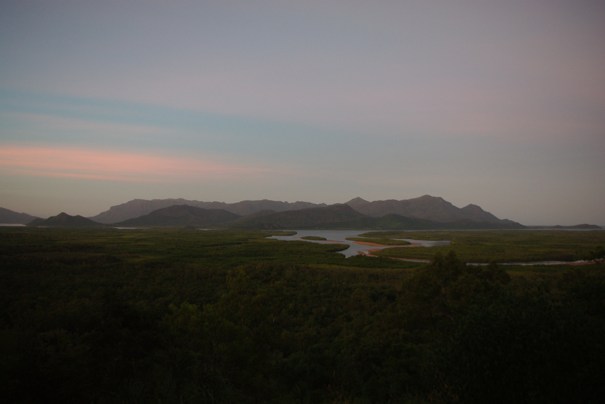 32 01-Hinchinbroock-Island