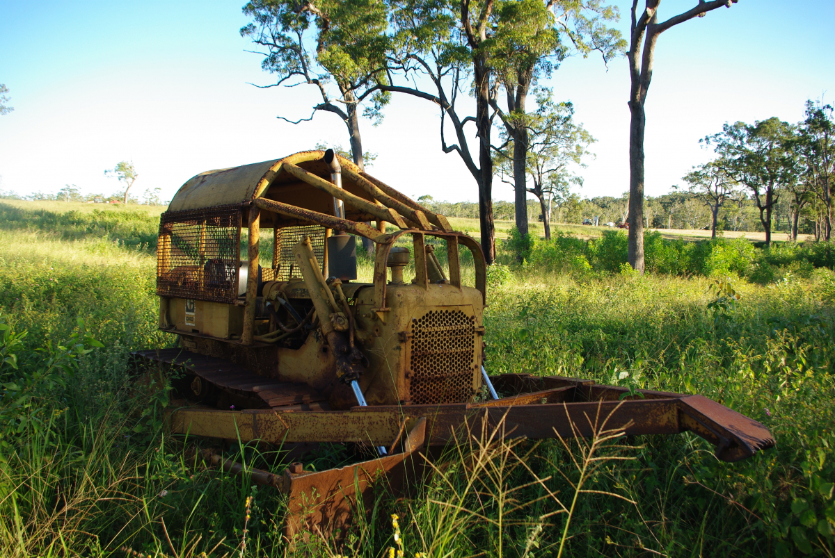 33 07-Caterpillar-Bulldozer