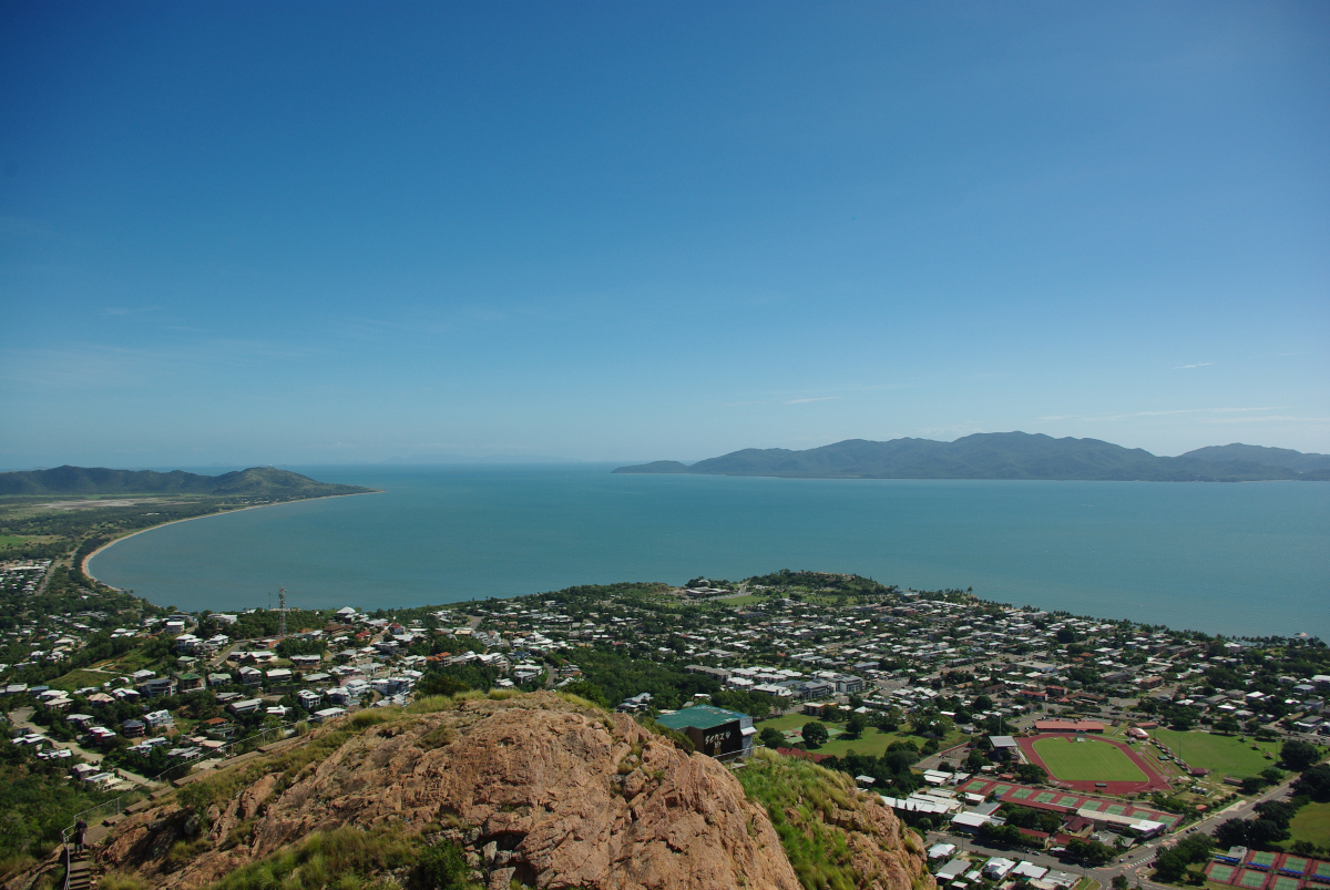34 01-Castle-Hill-Blick-auf-Townsville-und-Magnetic-Island