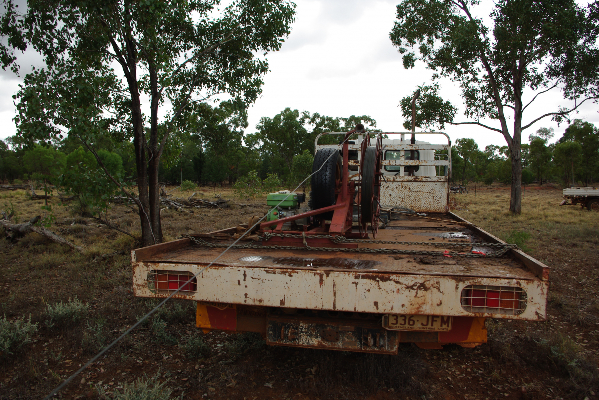 35 10-Truck-mit-Motorwinde-fuer-den-Weidedraht-02