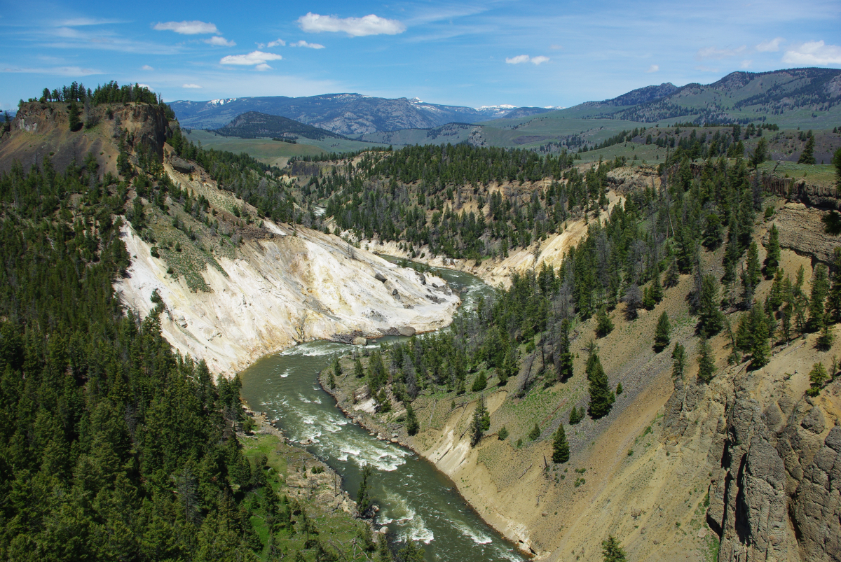39 06-Yellowstone-River