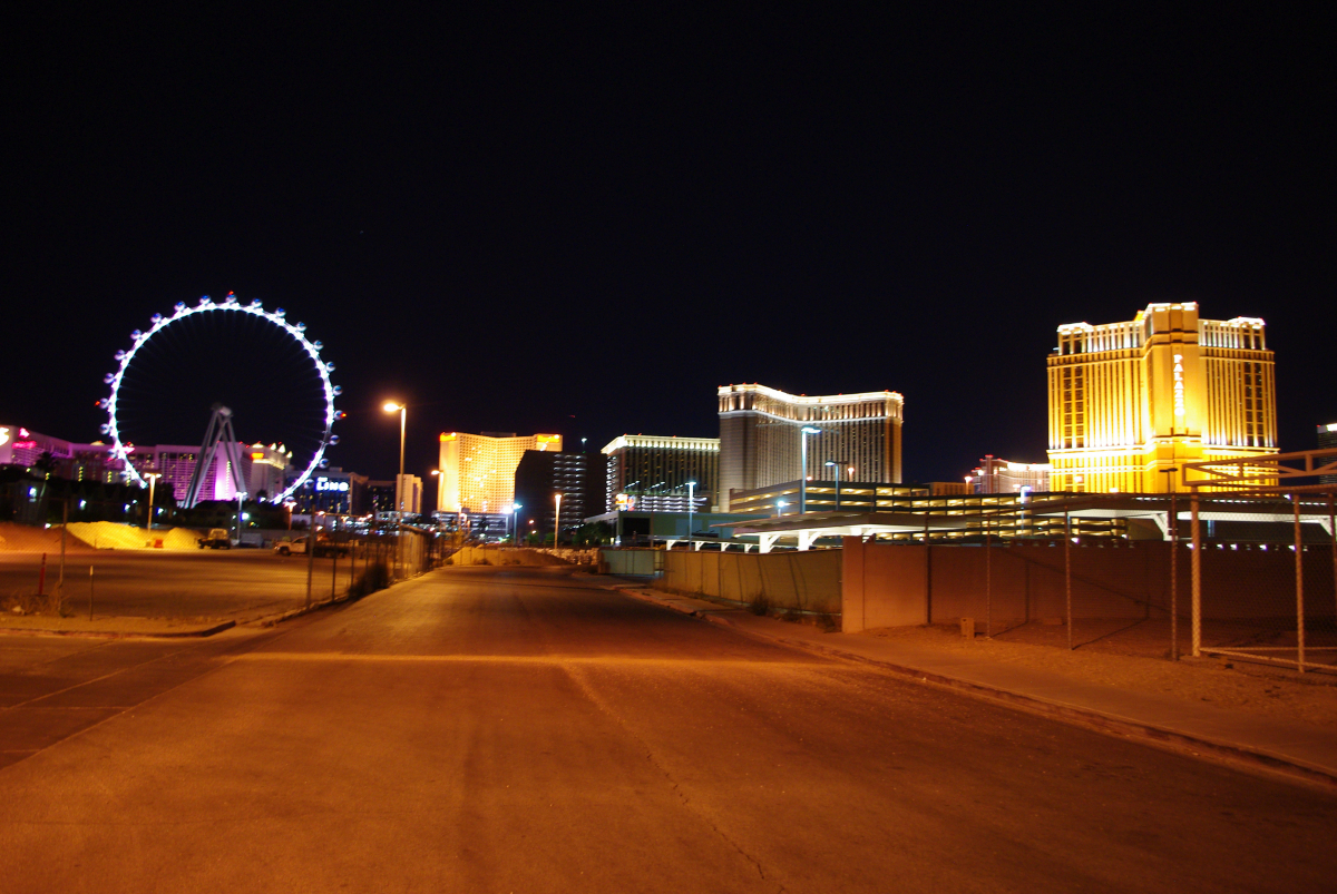 40 17-Las-Vegas-at-Night